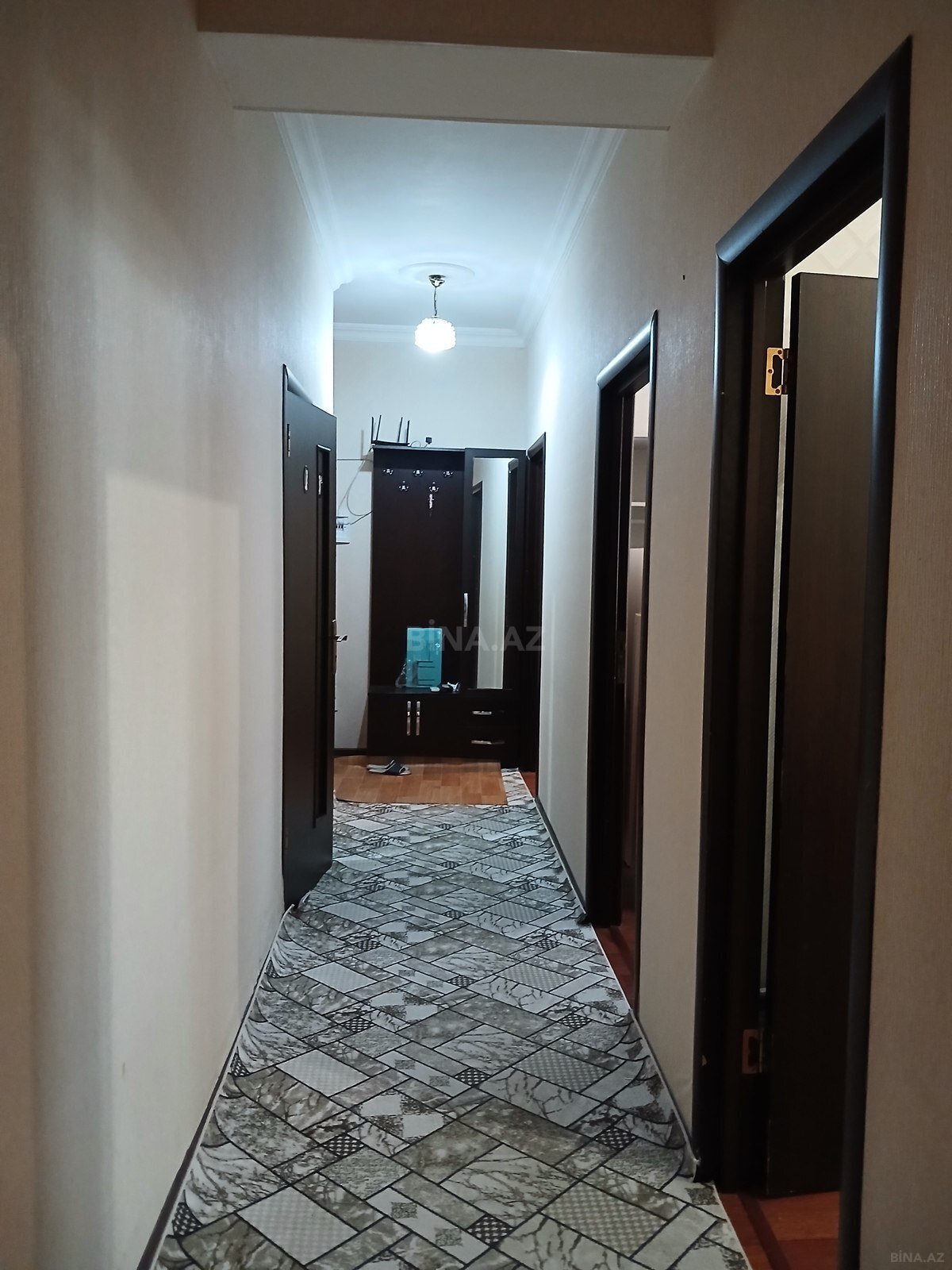 3 otaqlı Yeni tikili, Xırdalan