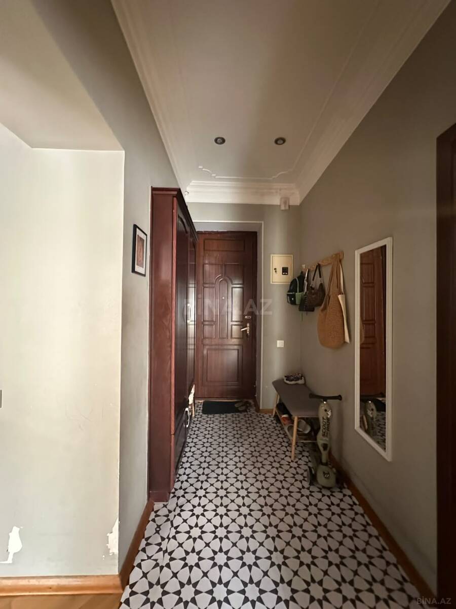 3 otaqlı Köhnə tikili, Elmlər Akademiyası m., Bakı