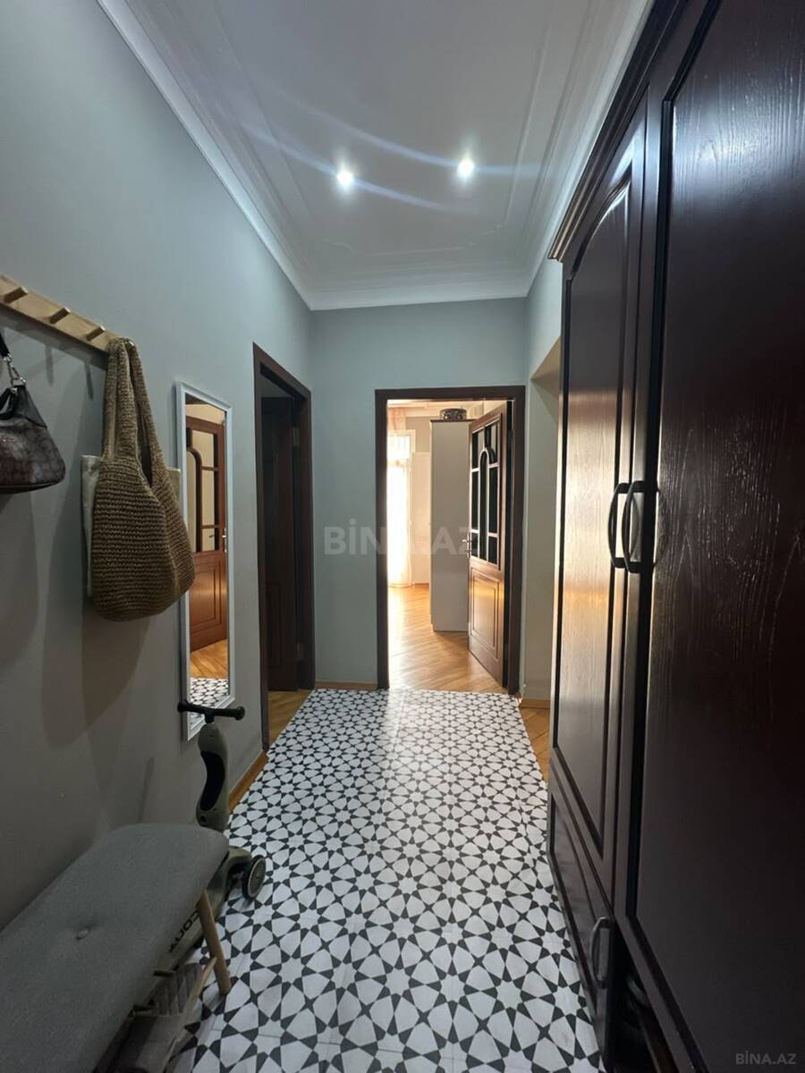 3 otaqlı Köhnə tikili, Elmlər Akademiyası m., Bakı