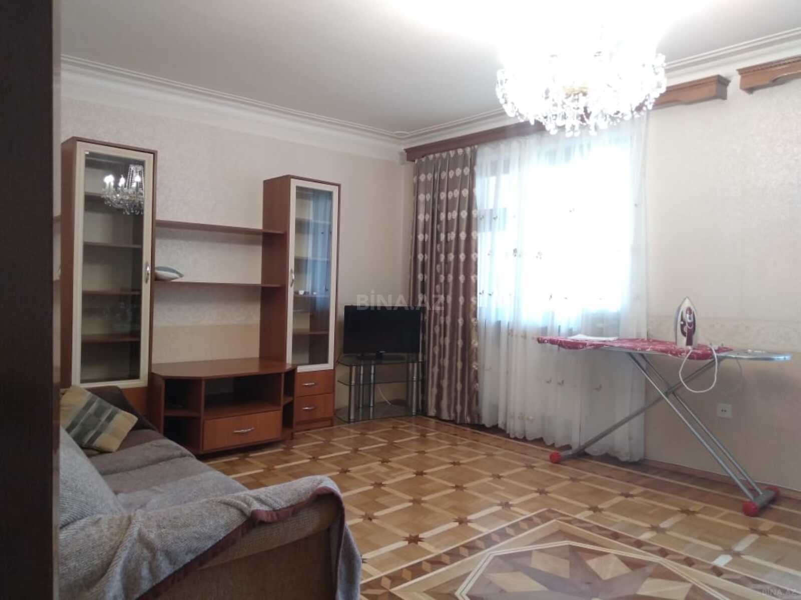 3 otaqlı Köhnə tikili, Elmlər Akademiyası m., Bakı