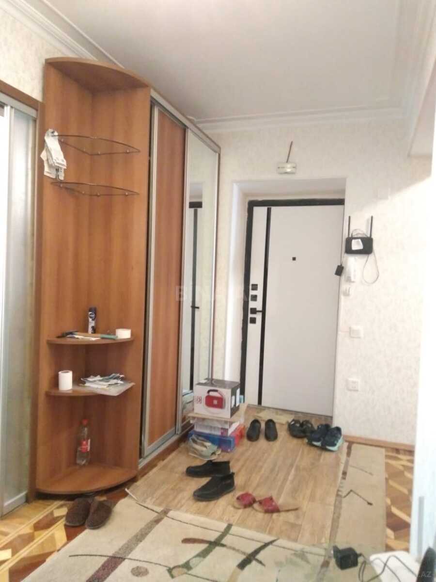 3 otaqlı Köhnə tikili, Elmlər Akademiyası m., Bakı