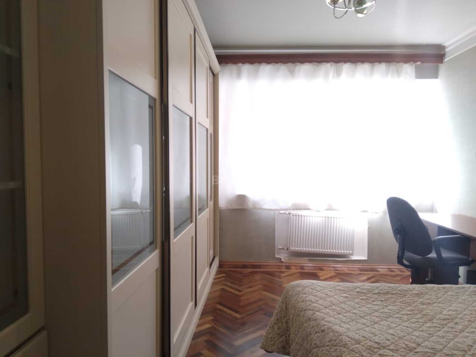 3 otaqlı Köhnə tikili, Elmlər Akademiyası m., Bakı