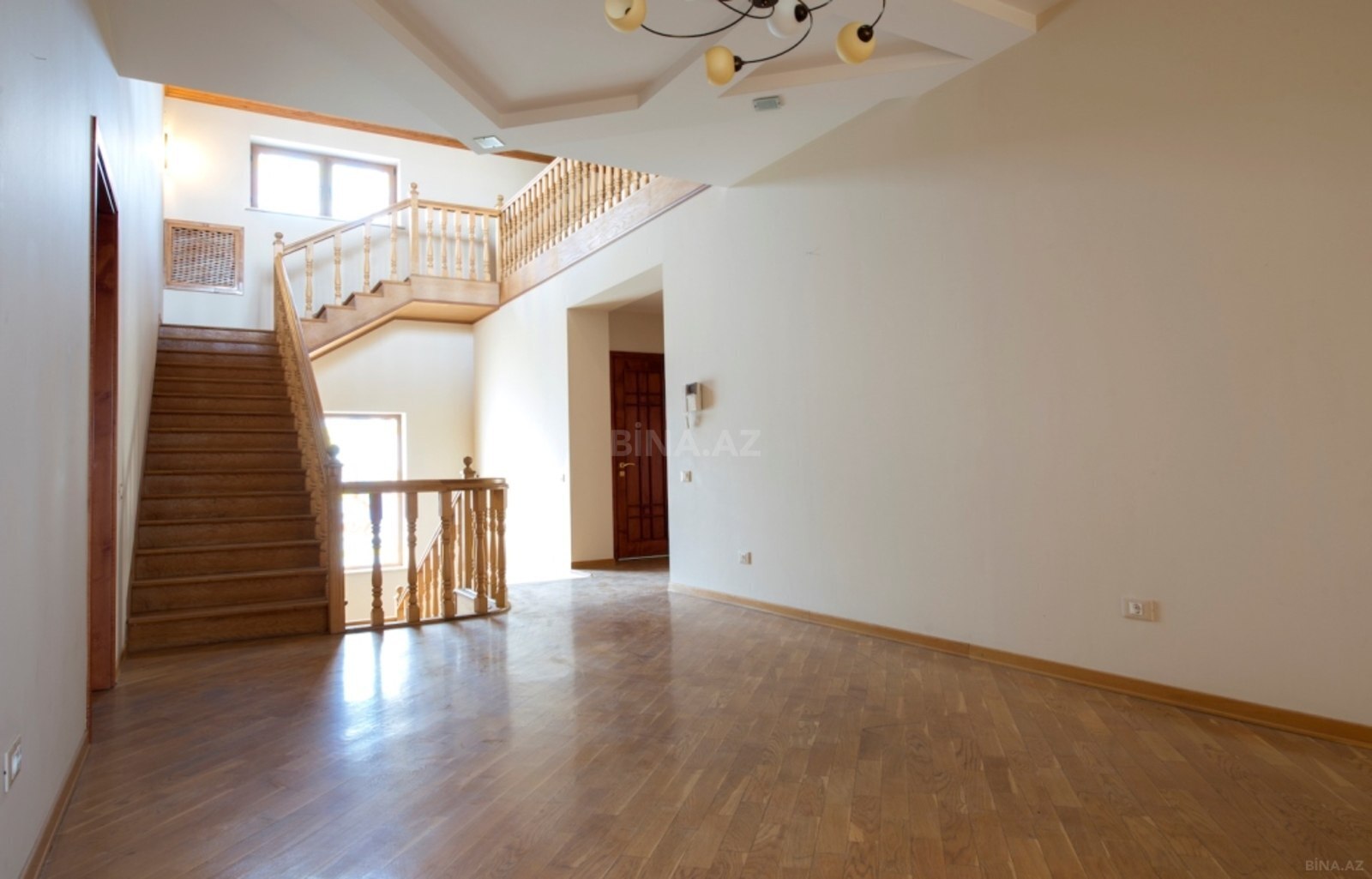 8 otaqlı Həyət evi/Bağ evi, Gənclik m., Bakı