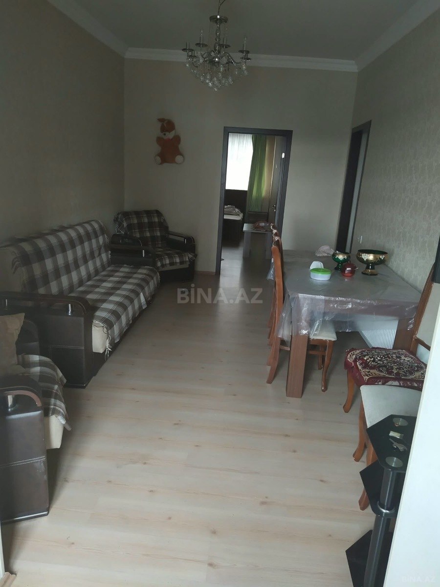 3 otaqlı Köhnə tikili, Neftçilər m., Bakı