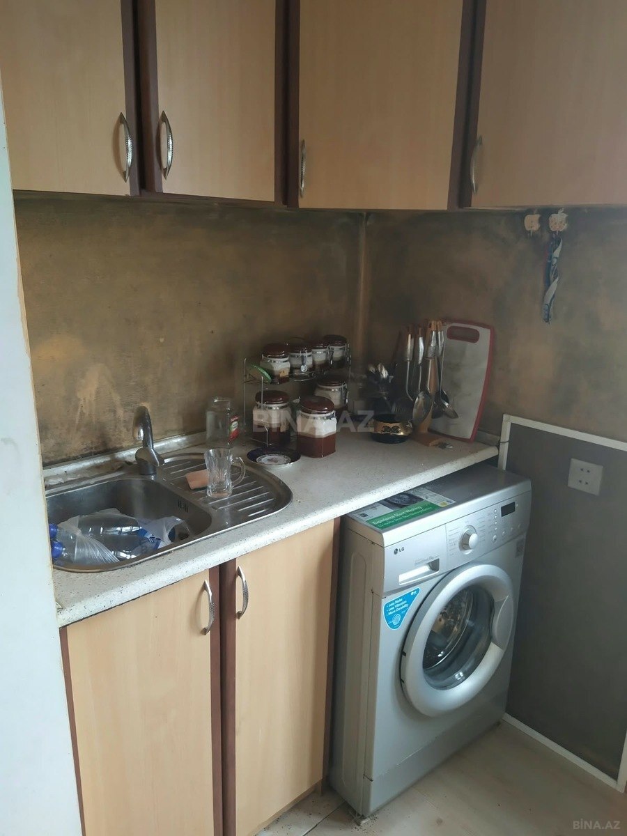 3 otaqlı Köhnə tikili, Neftçilər m., Bakı