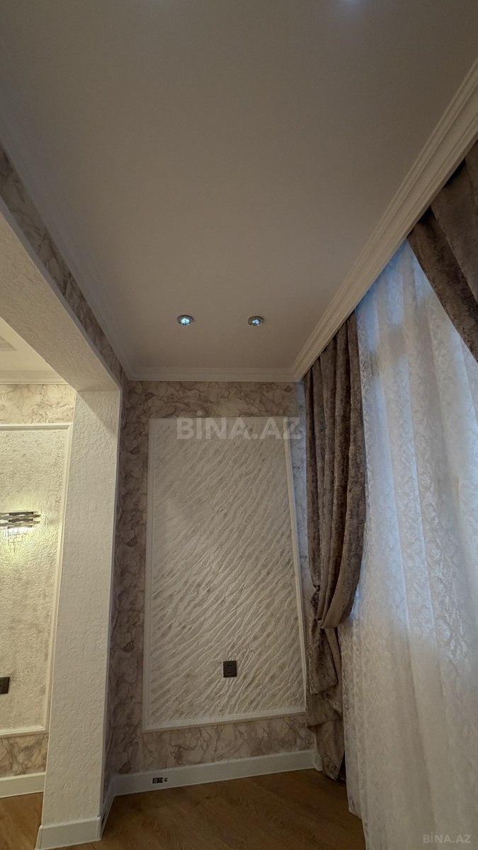 3 otaqlı Köhnə tikili, Memar Əcəmi m., Bakı
