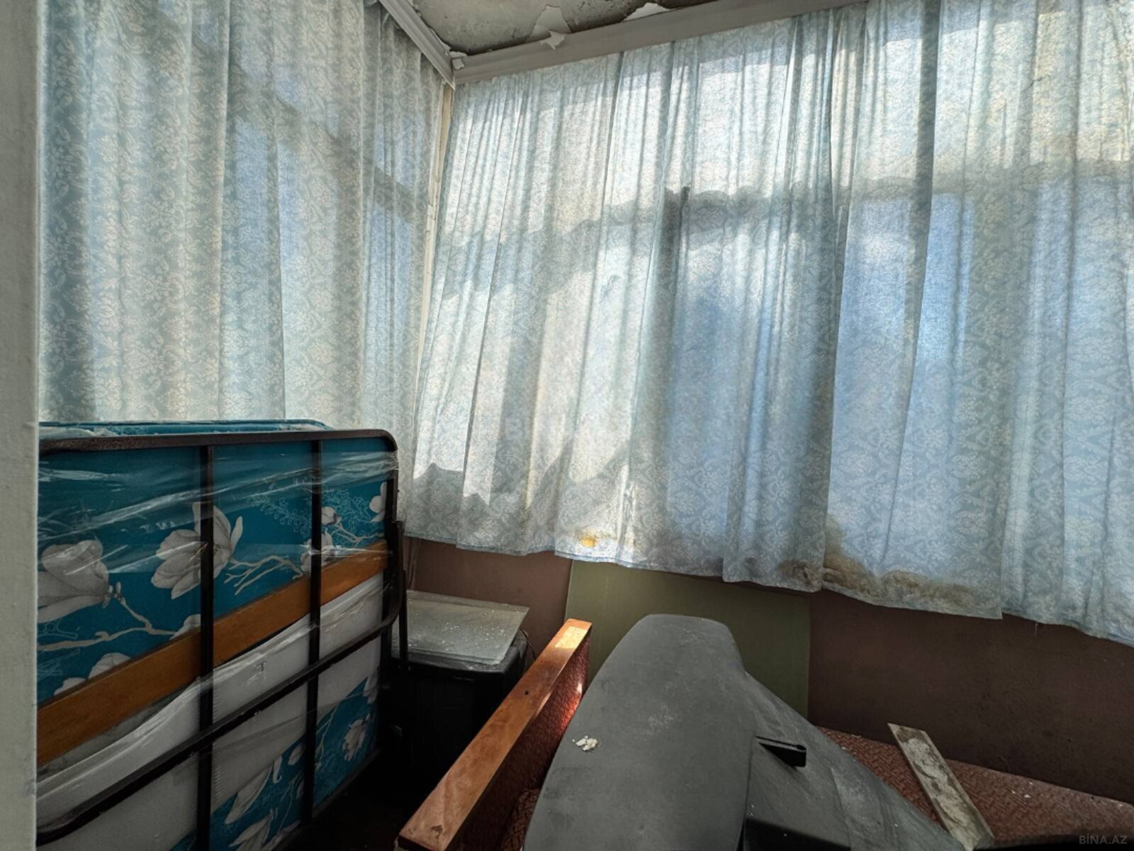 1 otaqlı Köhnə tikili, Memar Əcəmi m., Bakı