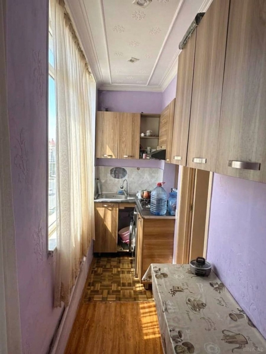 3 otaqlı Köhnə tikili, Qara Qarayev m., Bakı