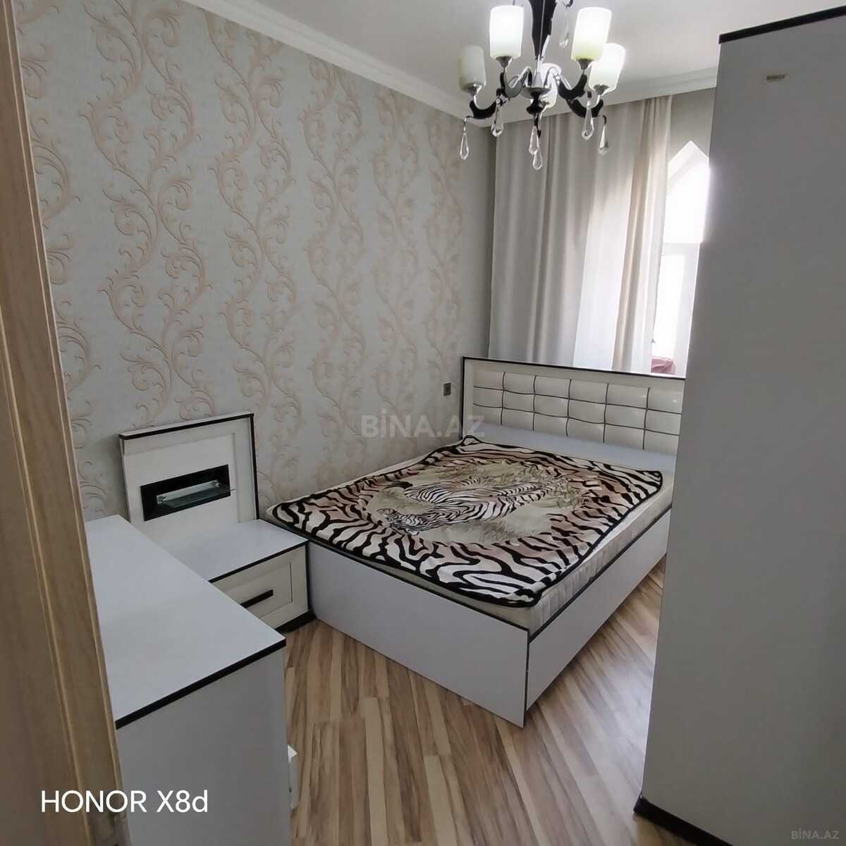 3 otaqlı Yeni tikili, Xırdalan