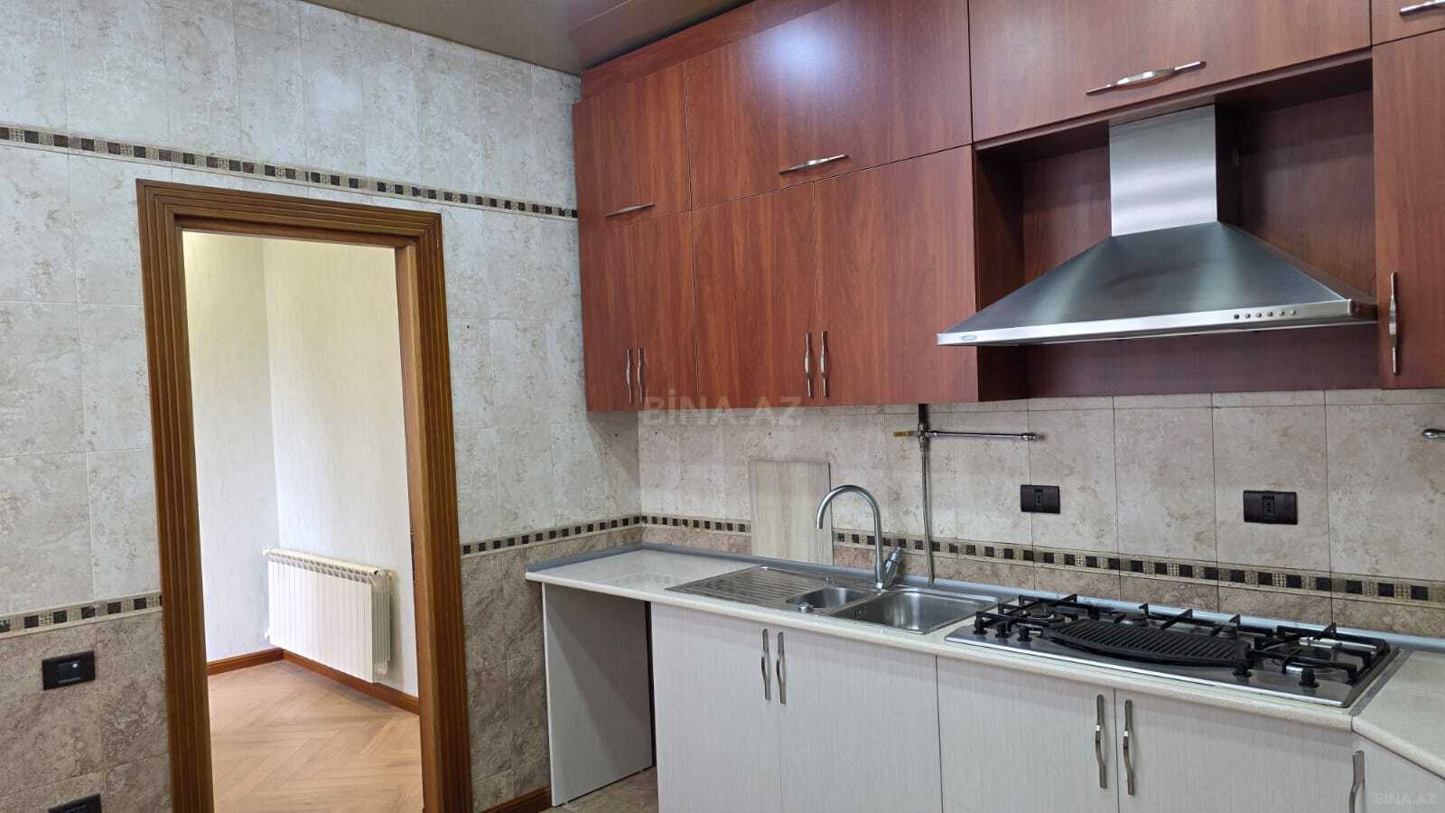3 otaqlı Yeni tikili, 8 Noyabr m., Bakı