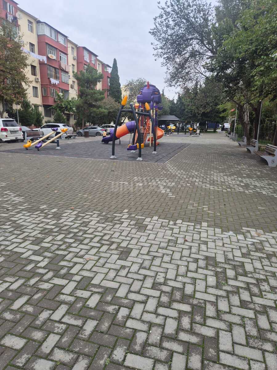 2 otaqlı Köhnə tikili, Xalqlar Dostluğu m., Bakı