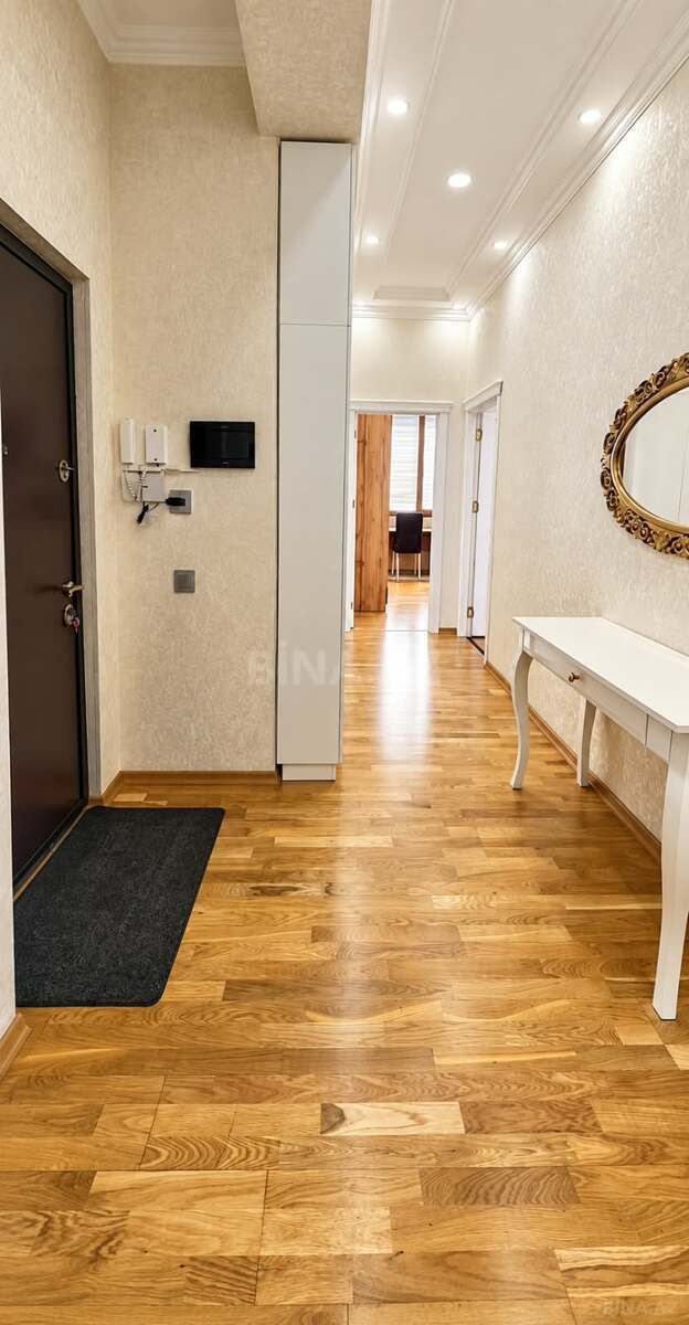 3 otaqlı Yeni tikili, Qara Qarayev m., Bakı