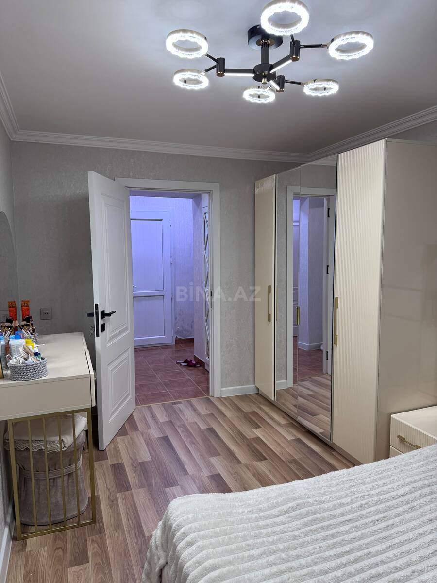 3 otaqlı Köhnə tikili, Neftçilər m., Bakı