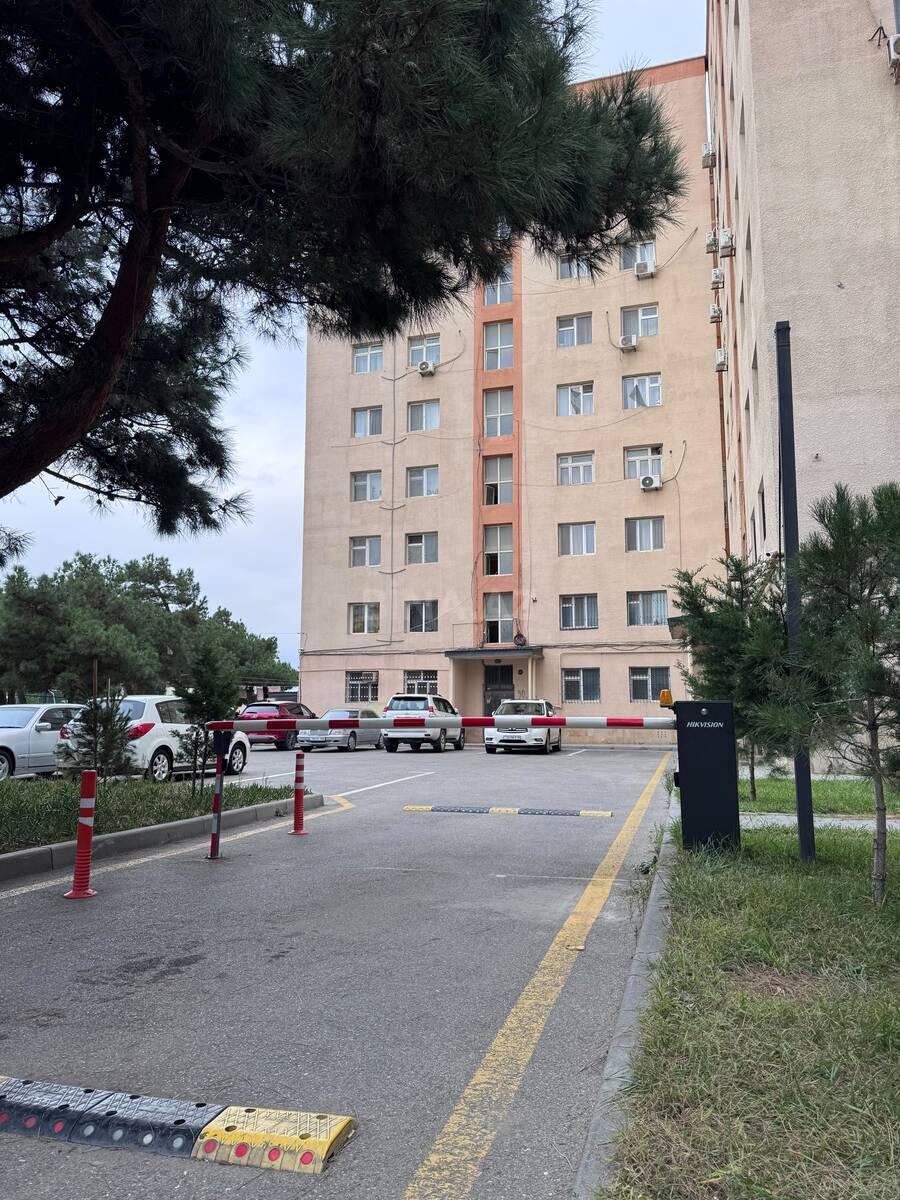 3 otaqlı Köhnə tikili, Neftçilər m., Bakı