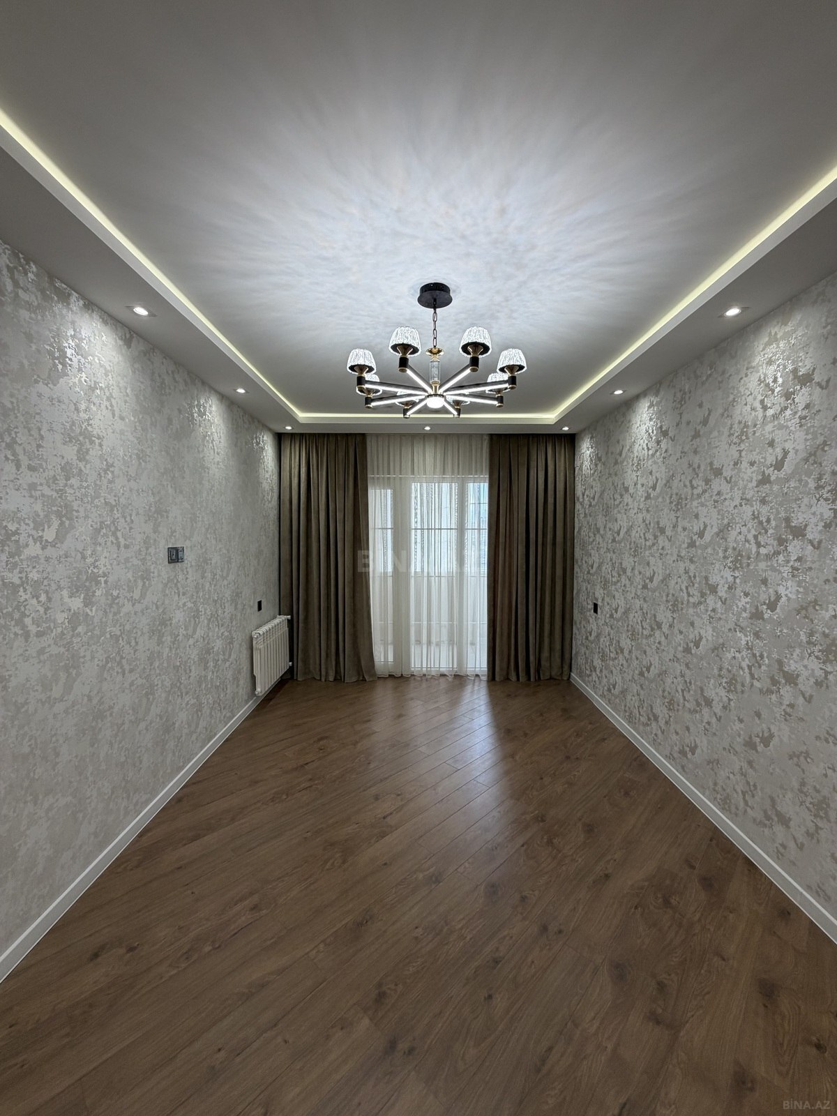 3 otaqlı Köhnə tikili, Koroğlu m., Bakı