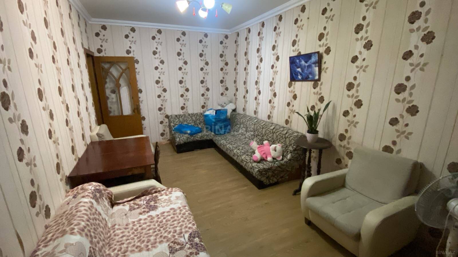 3 otaqlı Köhnə tikili, Qaraçuxur q., Bakı
