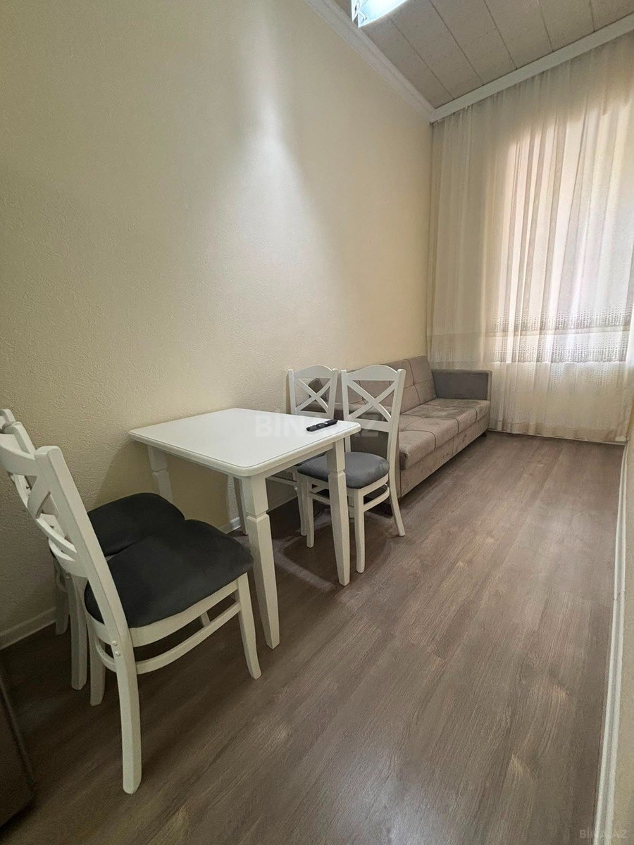 2 otaqlı Köhnə tikili, 28 May m., Bakı