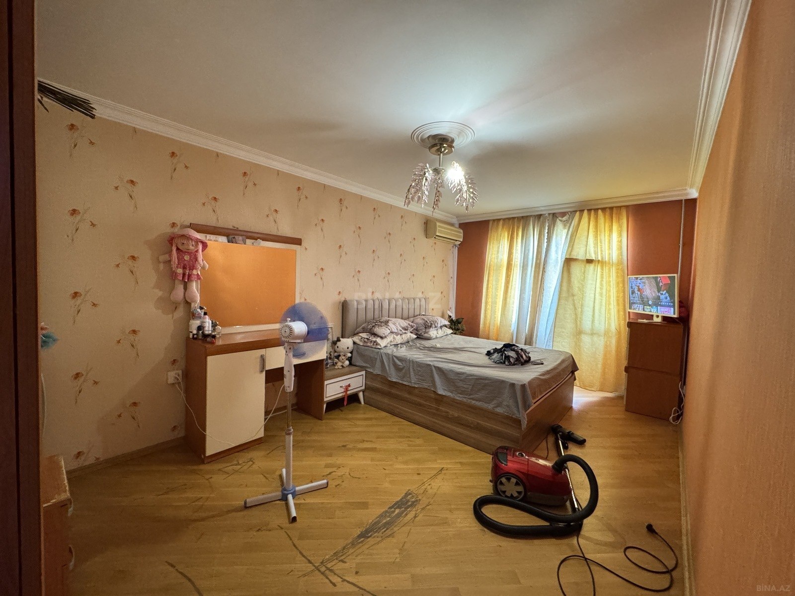 3 otaqlı Köhnə tikili, Neftçilər m., Bakı
