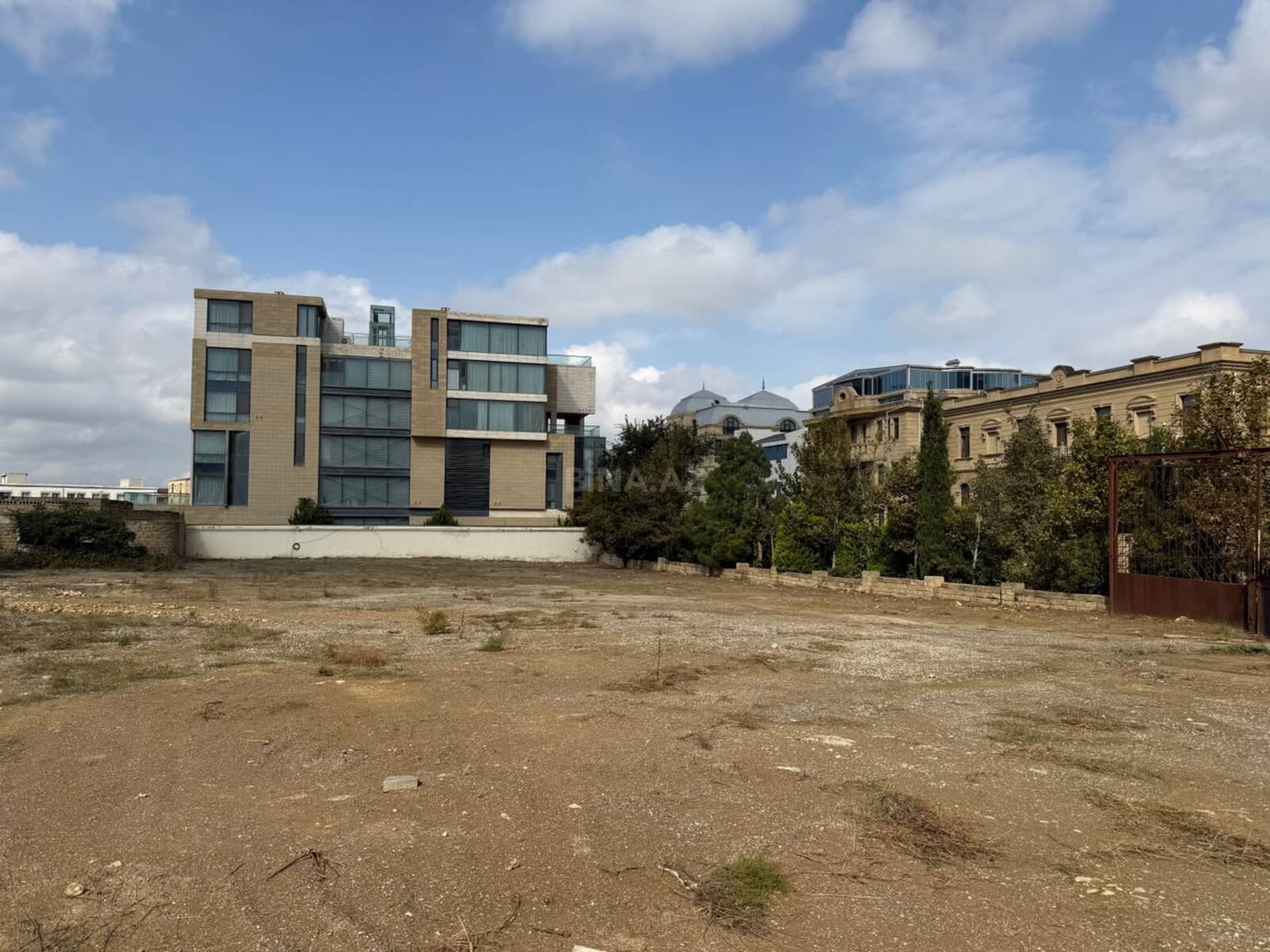 Torpaq Badamdar q., Bakı