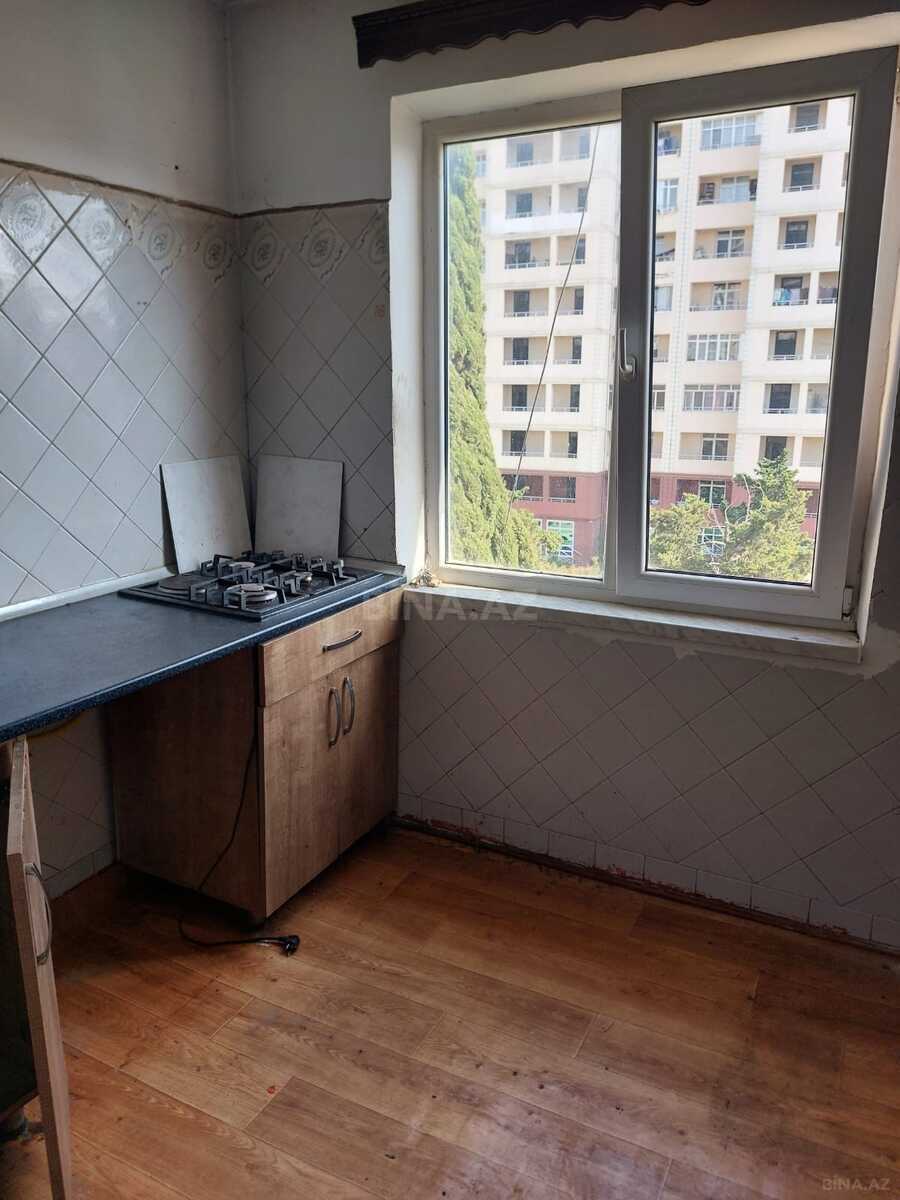 3 otaqlı Köhnə tikili, Neftçilər m., Bakı