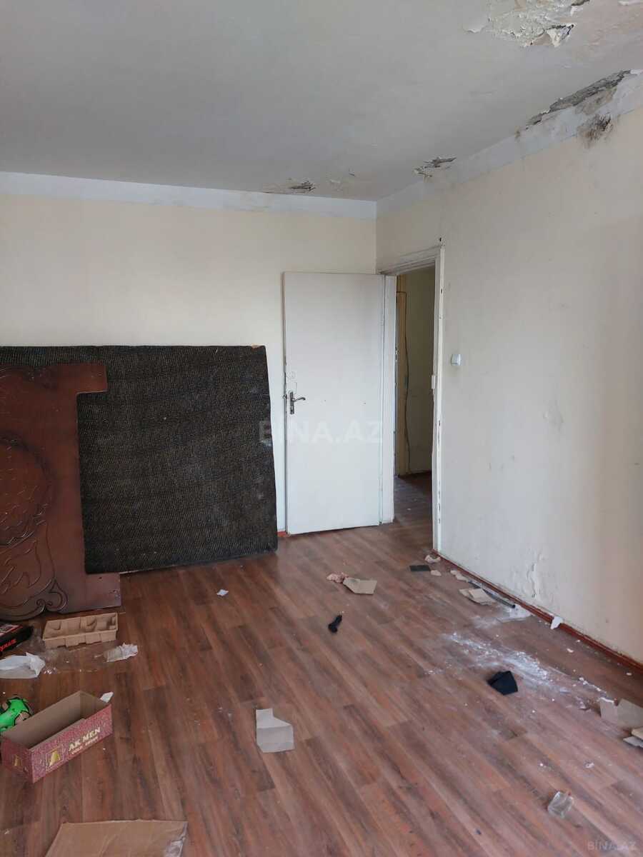 3 otaqlı Köhnə tikili, Neftçilər m., Bakı