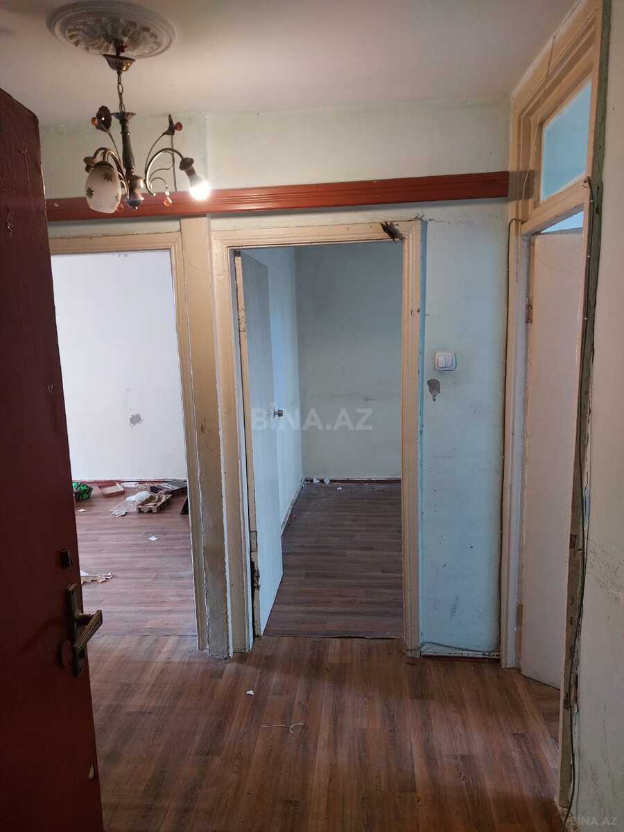 3 otaqlı Köhnə tikili, Neftçilər m., Bakı