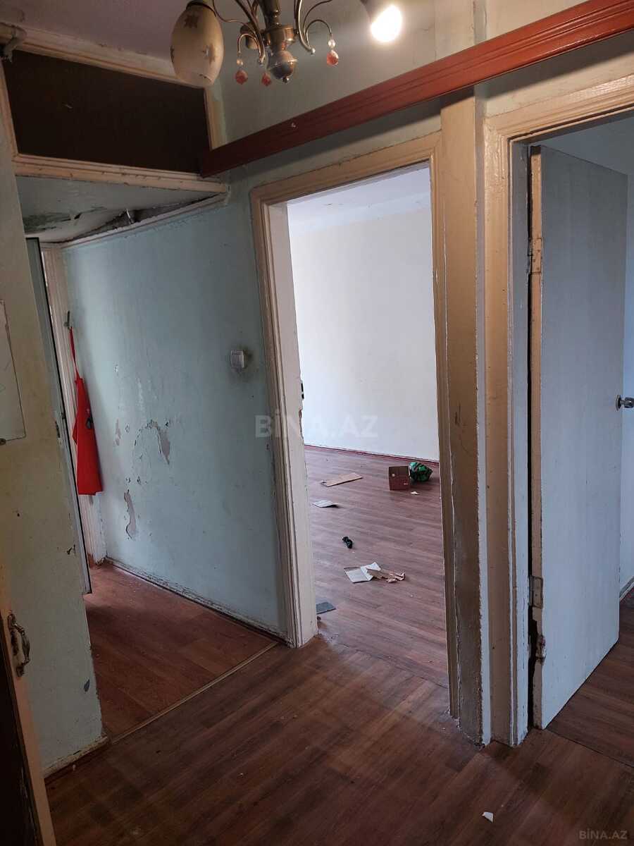 3 otaqlı Köhnə tikili, Neftçilər m., Bakı