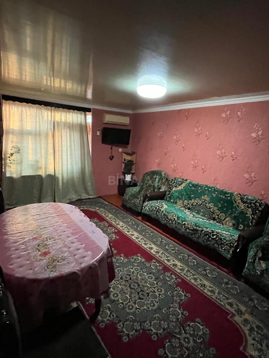 3 otaqlı Köhnə tikili, Salyan