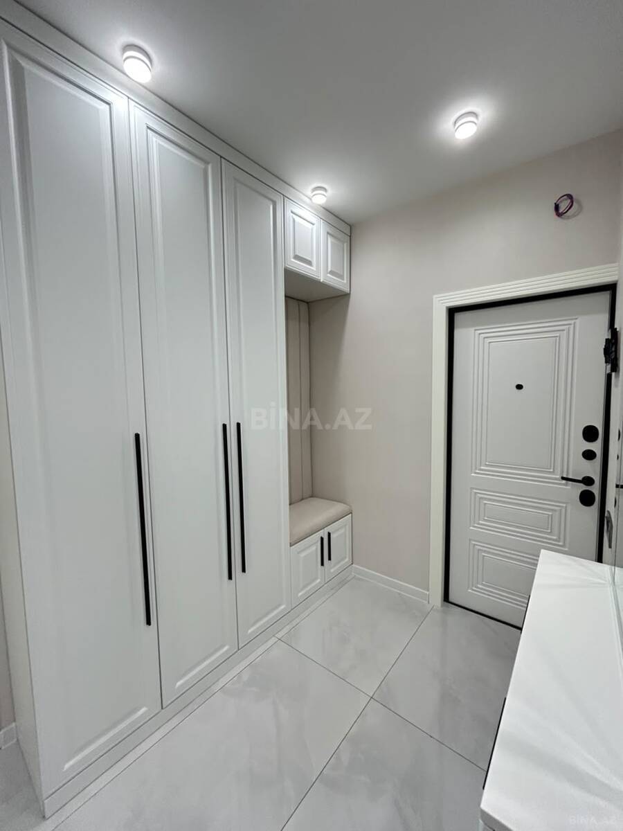 3 otaqlı Köhnə tikili, Koroğlu m., Bakı