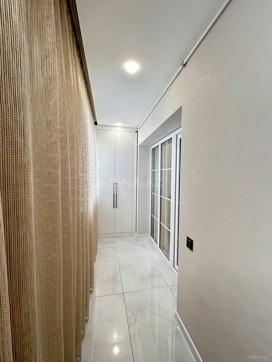 3 otaqlı Köhnə tikili, Koroğlu m., Bakı