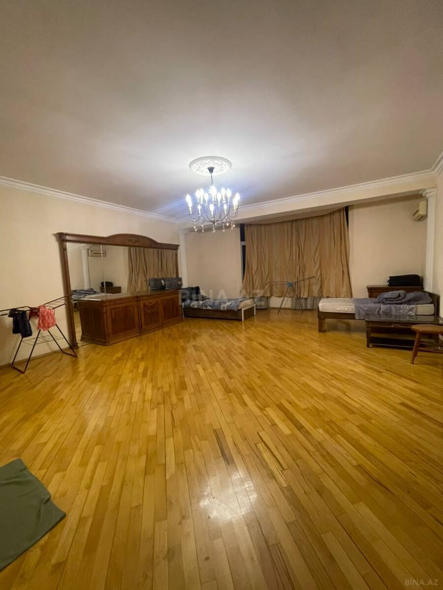 4 otaqlı Yeni tikili, Nizami m., Bakı