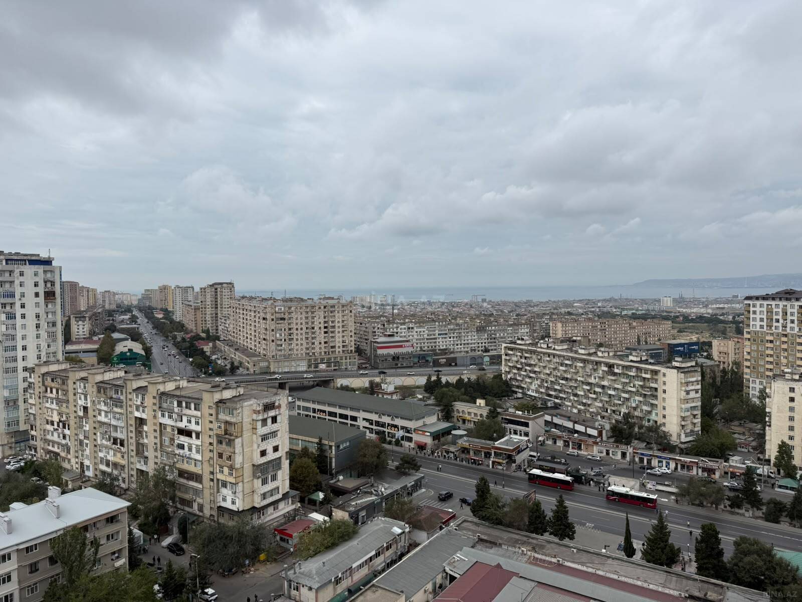 4 otaqlı Yeni tikili, Xalqlar Dostluğu m., Bakı