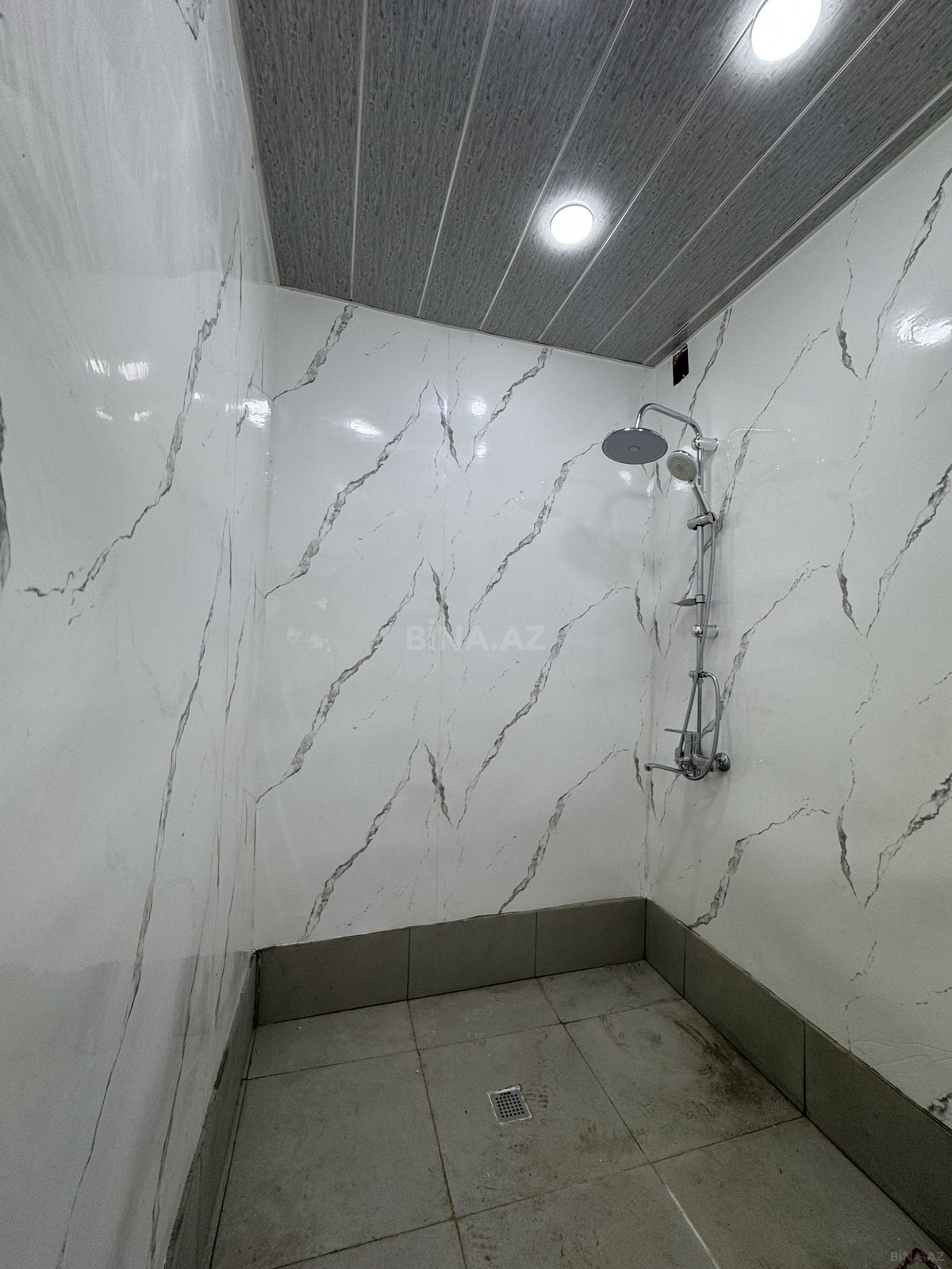 3 otaqlı Köhnə tikili, Memar Əcəmi m., Bakı
