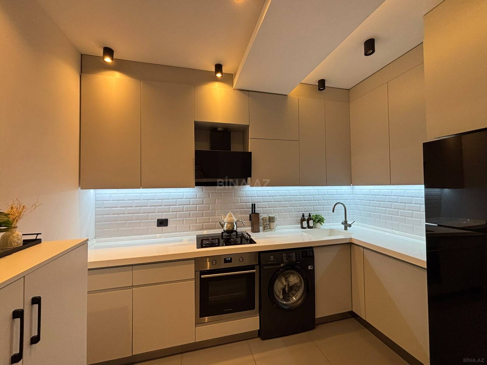 2 otaqlı Yeni tikili, Neftçilər m., Bakı