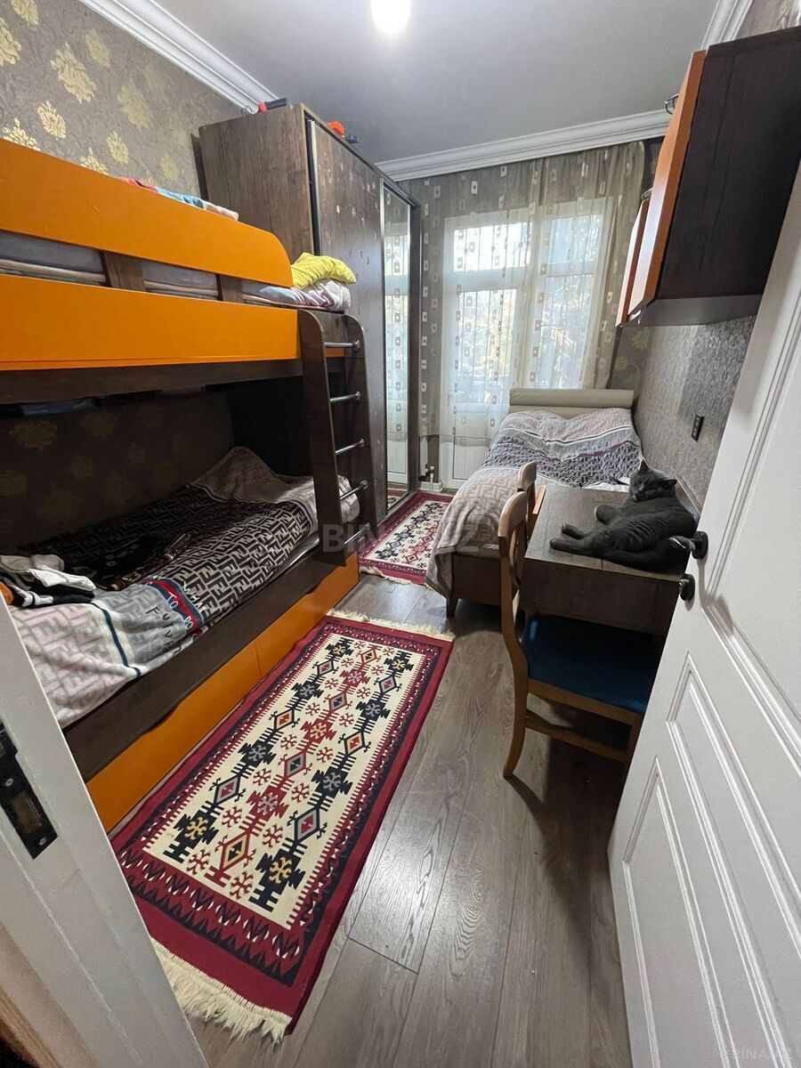 3 otaqlı Köhnə tikili, Memar Əcəmi m., Bakı