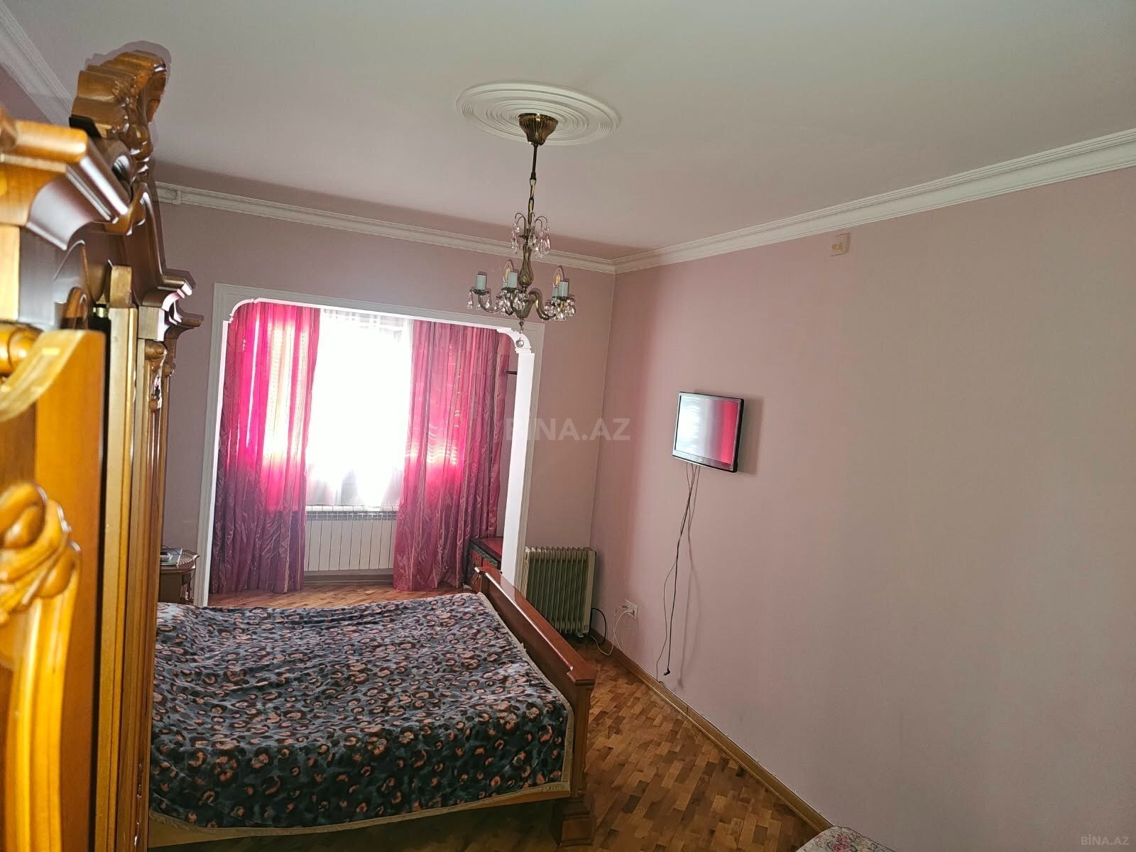 4 otaqlı Köhnə tikili, Memar Əcəmi m., Bakı