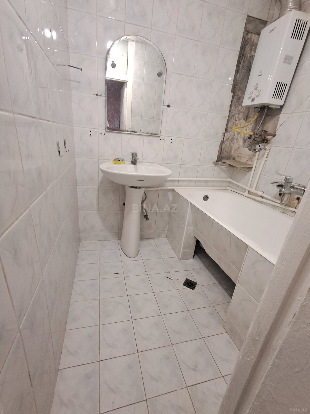 2 otaqlı Köhnə tikili, Bakıxanov q., Bakı