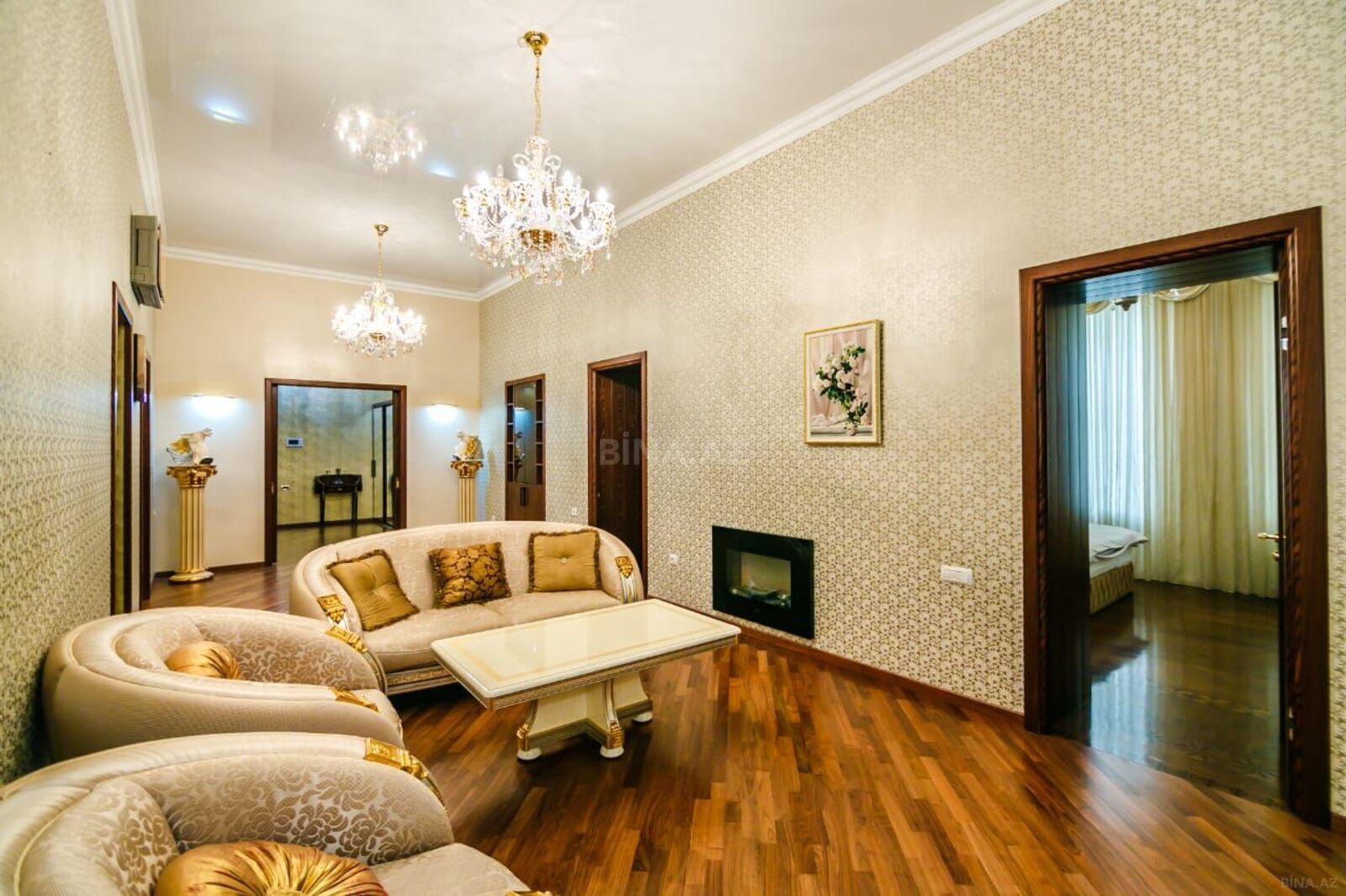 4 otaqlı Köhnə tikili, Sahil m., Bakı