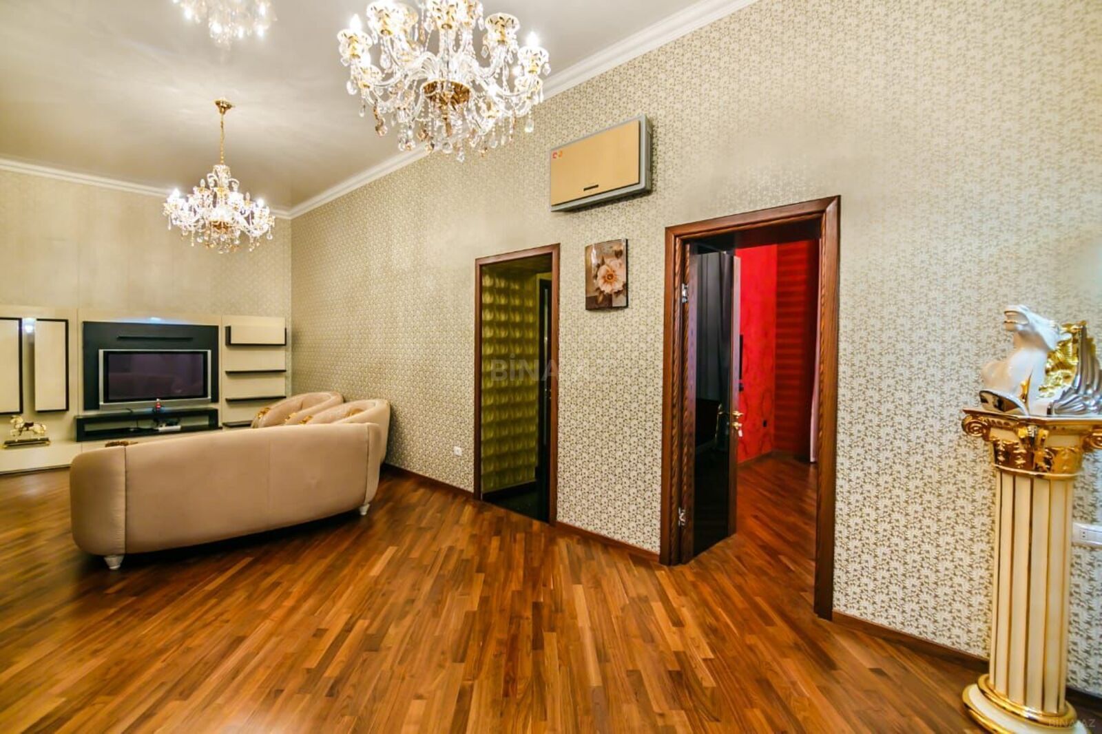 4 otaqlı Köhnə tikili, Sahil m., Bakı