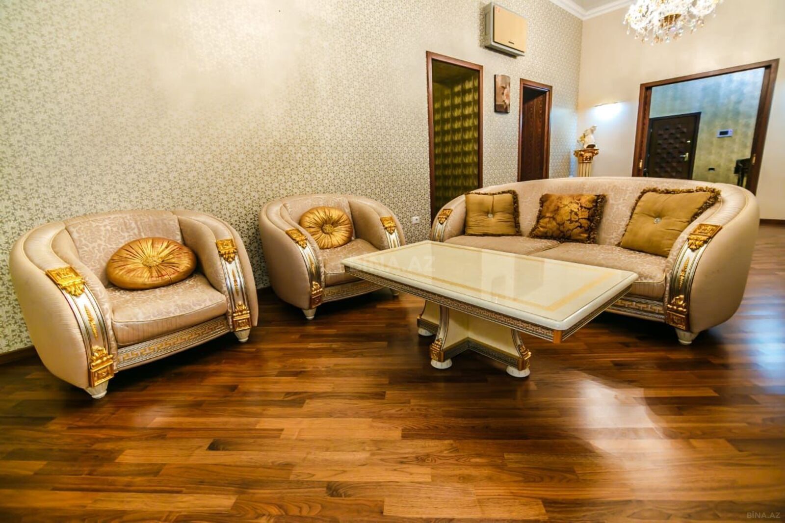 4 otaqlı Köhnə tikili, Sahil m., Bakı