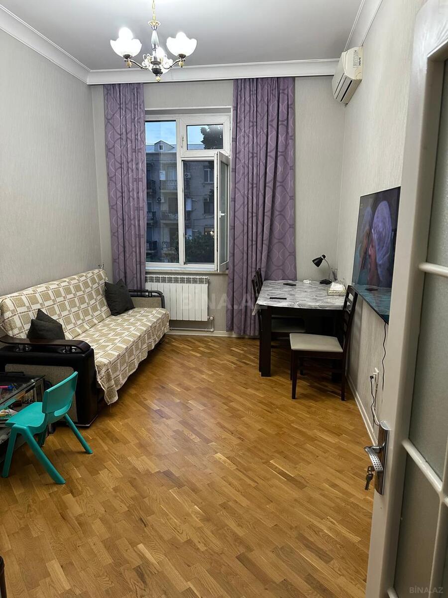 2 otaqlı Köhnə tikili, Elmlər Akademiyası m., Bakı