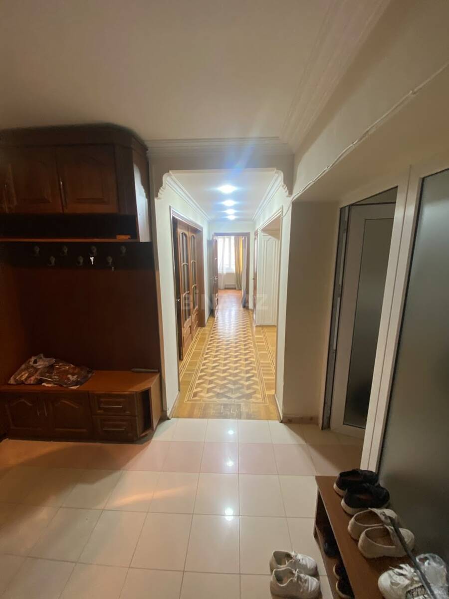 3 otaqlı Köhnə tikili, 20 Yanvar m., Bakı