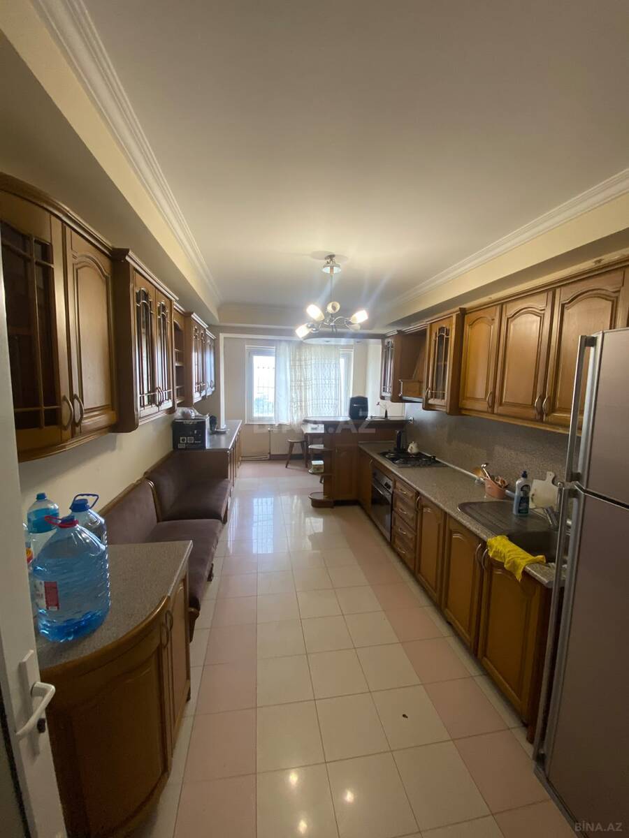 3 otaqlı Köhnə tikili, 20 Yanvar m., Bakı