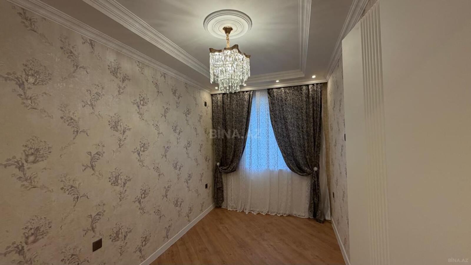 3 otaqlı Köhnə tikili, Memar Əcəmi m., Bakı