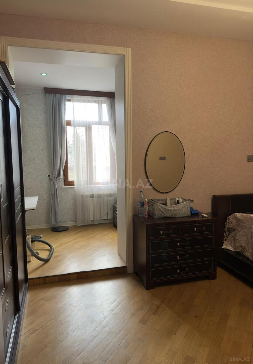 2 otaqlı Köhnə tikili, Elmlər Akademiyası m., Bakı