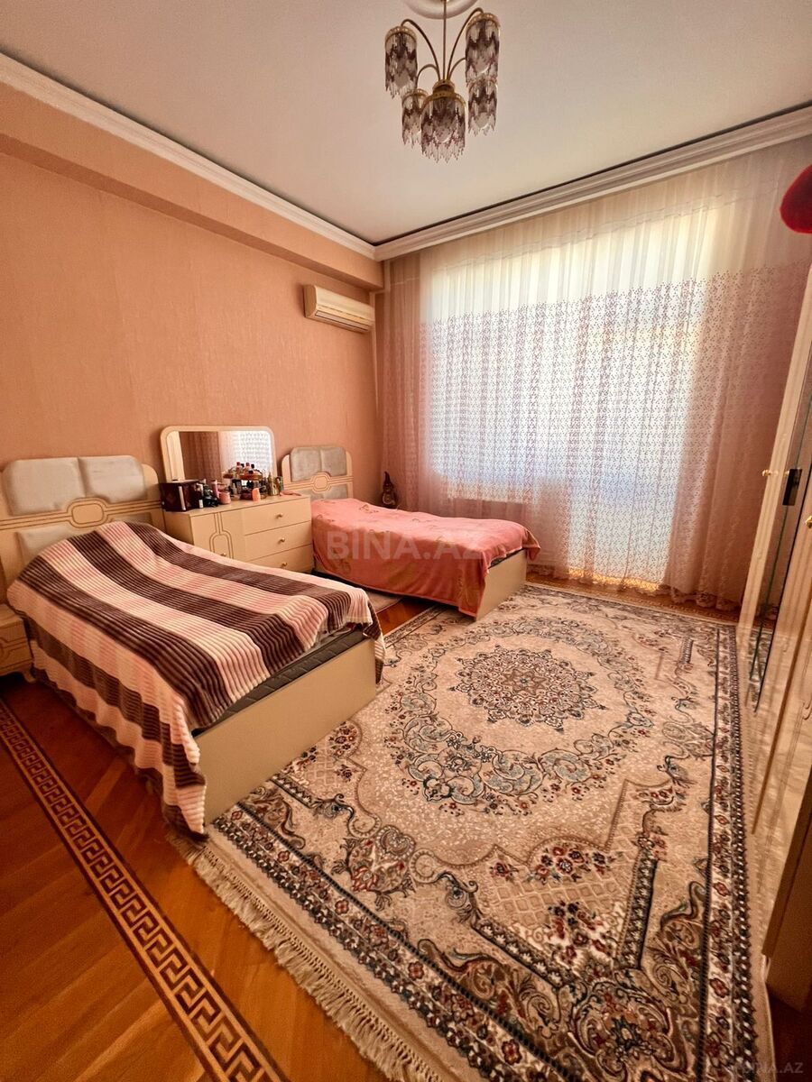 4 otaqlı Yeni tikili, Elmlər Akademiyası m., Bakı