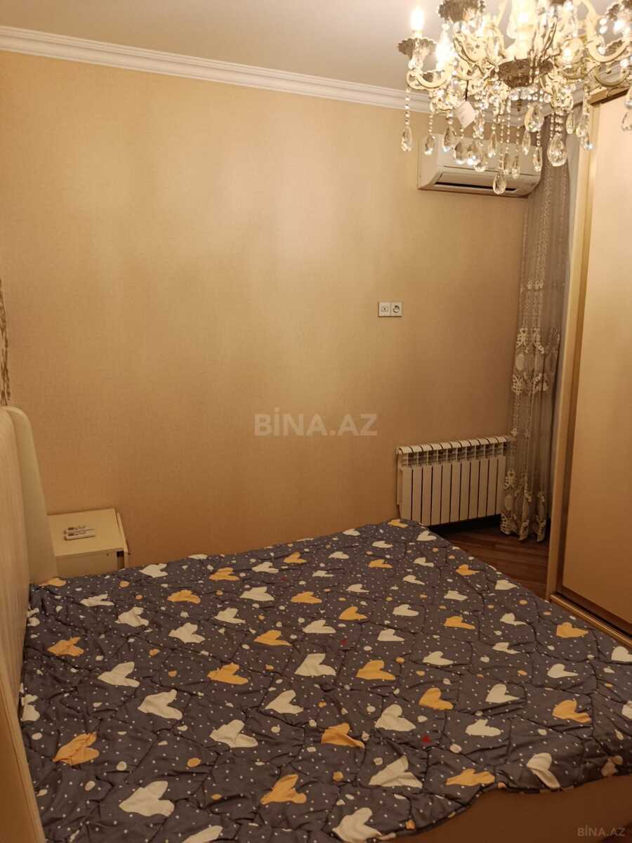 3 otaqlı Köhnə tikili, Memar Əcəmi m., Bakı