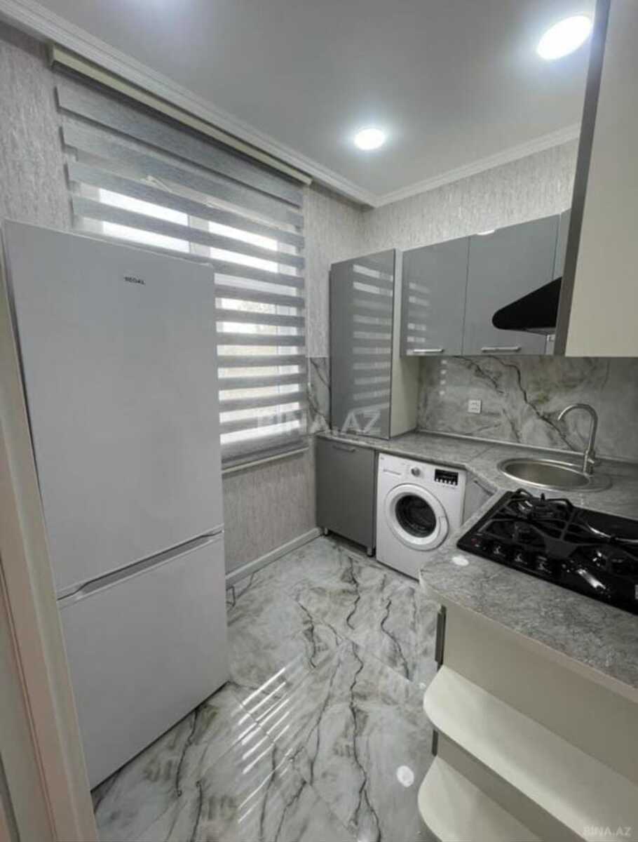 3 otaqlı Köhnə tikili, Memar Əcəmi m., Bakı