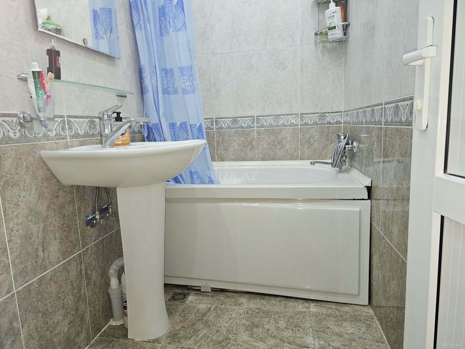 4 otaqlı Köhnə tikili, Nəsimi m., Bakı