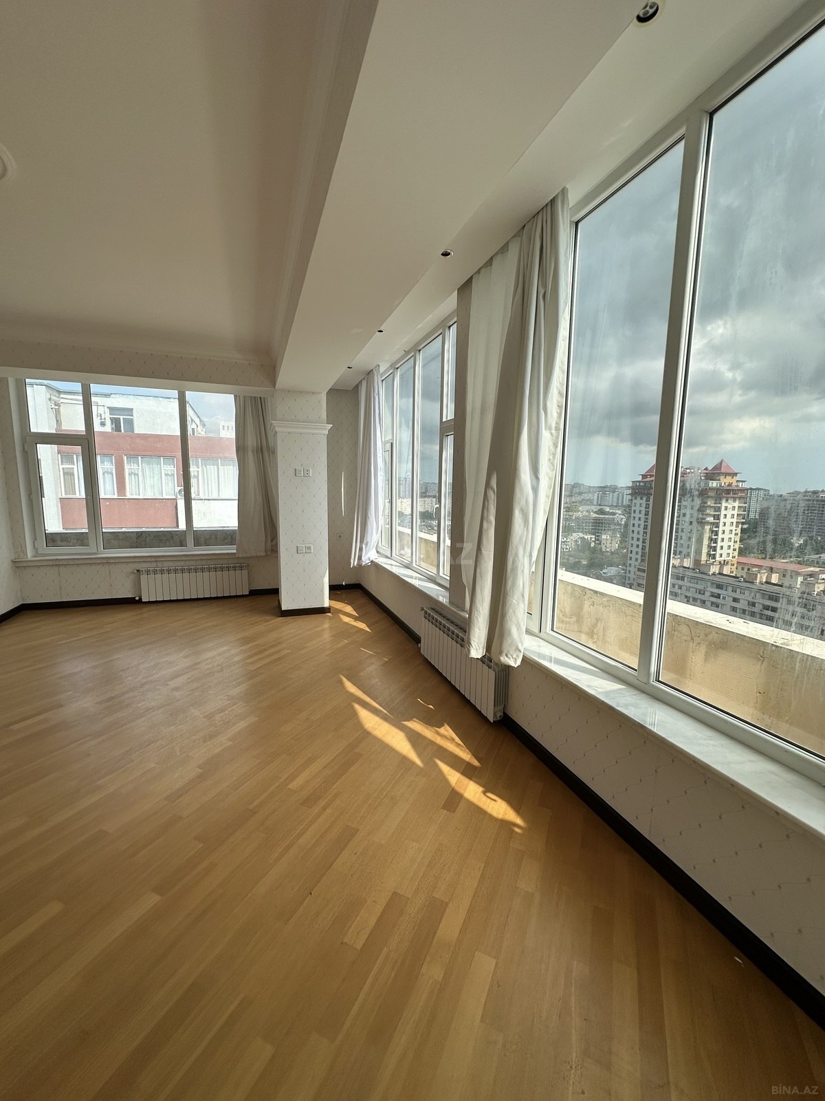 4 otaqlı Yeni tikili, Qara Qarayev m., Bakı